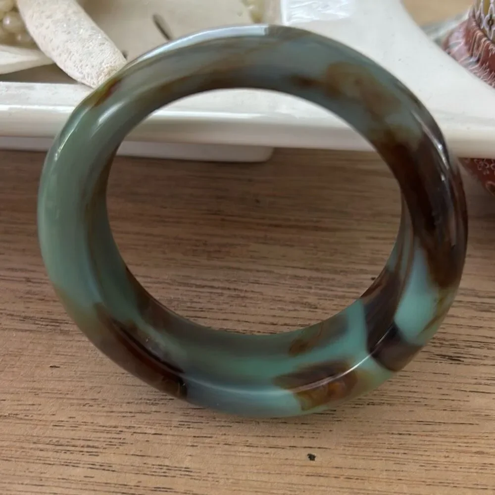 Mod turquoise and brown swirl lucite bangle bracelet